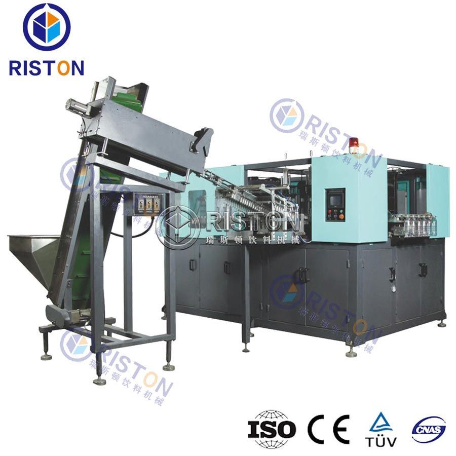 Automatic blow molding machine