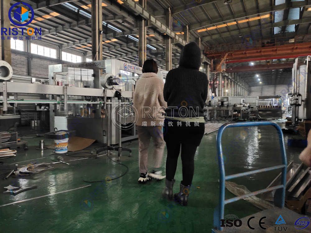 Welcome Uganda customers to visit the factory Welcome Uganda customers to visit the factory
